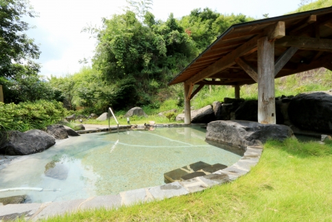 臼杵湯の里　宿泊券　3名様1室1泊2食付　≪臼杵とらふぐ堪能コース≫