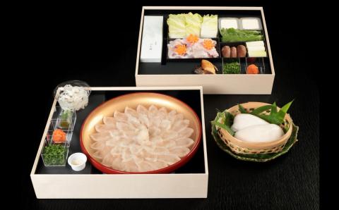 【年内・年末年始発送可】ミシュラン三ツ星獲得★★★料亭山田屋　【白子付】トラフグ刺しふぐ鍋セット（2人前）［冷蔵］