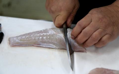 【年内・年末年始発送可】鮮度と品質に自信あり！朝〆新鮮！トラフグ贅沢ぶつ切り（約600g）［冷蔵］木梨ふぐ