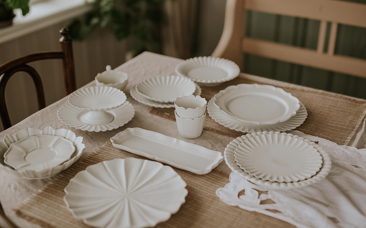 〔臼杵焼〕稜花リム皿（L）【1枚】