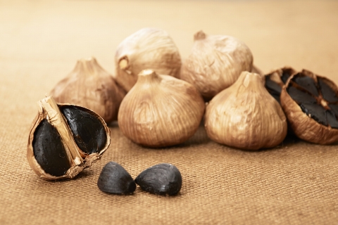 一日一粒が元気の源！完全無添加の甘熟（かんじゅく）黒にんにく（１０玉前後）