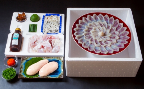 【年内・年末年始発送可】臼杵トラフグ刺しふぐ鍋セット（4～5人前）【白子付】［冷蔵］ふく亭別館・高島水産