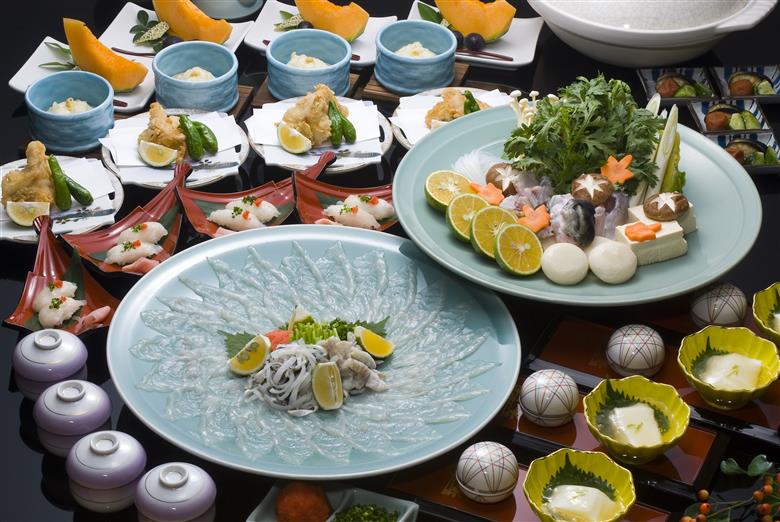 臼杵湯の里　宿泊券　3名様1室1泊2食付　≪臼杵とらふぐ堪能コース≫