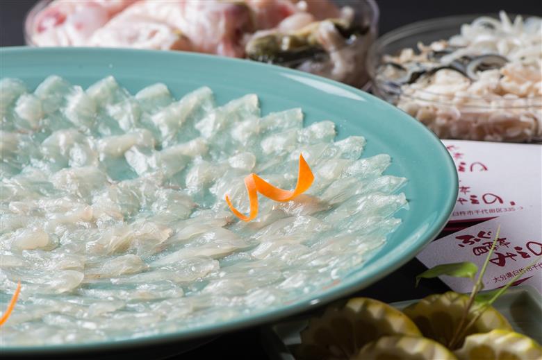 トラフグ刺しふぐ鍋セット（3～4人前）［冷蔵］ふぐ料理・うなぎ料理専門店！「四季亭みえの」