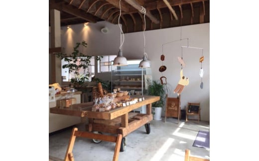 城下町の自然派パン屋さん「かどぱん」 バラエティ 8種 パンセット