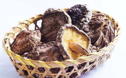 大分県産原木栽培乾しいたけ 上香信 630g（90g ×7袋）