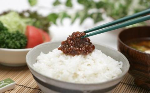肉味噌 豊後牛 (2瓶) おかず味噌 ご飯のお供 牛肉 牛 味噌 おにぎり おかず ふりかけ 調味料 おむすび お弁当 食べる味噌 おにぎりの具 贈答 肉みそ にくみそ お取り寄せ 【スピード発送】
