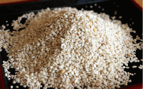 精白 ハトムギ 300g×3袋（ひきわりタイプ） はとむぎごはん 健康 美容 栄養 ご飯 国産 はと麦 はとむぎ スーパーフード 食物繊維 健康食品 穀物 【スピード発送】