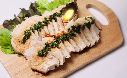 【鶏むね肉 4kg／3か月定期便】大分県産 ハーブ鶏 計12kg 業務用 冷蔵 配送 国産 九州 鶏肉 ムネ肉 定期便 毎月 発送 3回