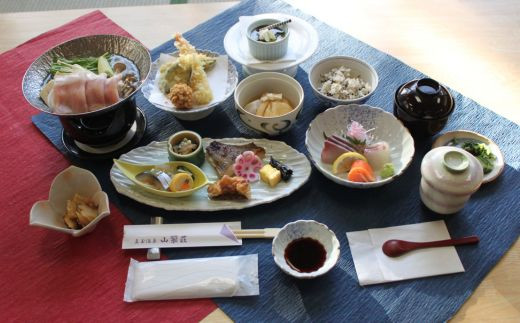 真玉温泉山翆荘・スパランド真玉ペア宿泊券(一泊二食付)B ペアチケット 宿泊 旅行 宿 食事付き 【スピード発送】