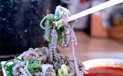 【12月25日決済分まで年内発送】 おおいた和牛 センマイ刺しとローストレバー（各100g×2）【ニード牧場】＜129-004_5＞