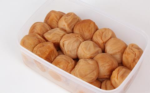 ひらそ農園の完熟南高梅の梅干し　2kg（塩分約13%）＜004-003＞