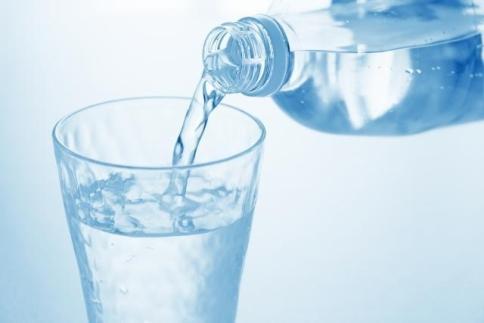 ＜１２ヶ月連続お届け 定期便＞天然アルカリイオン水　湯布院温泉水　超軟水　2L×6本