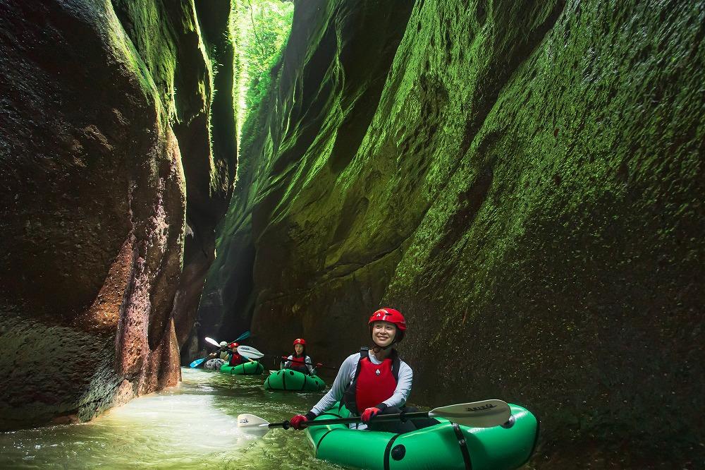 秘境！由布川峡谷を冒険しよう！パックラフトツアー【2名様券】