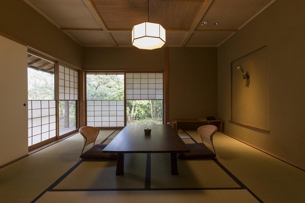 亀の井別荘　温泉露天風呂付　離れ和室 １泊２食付　ペア宿泊券