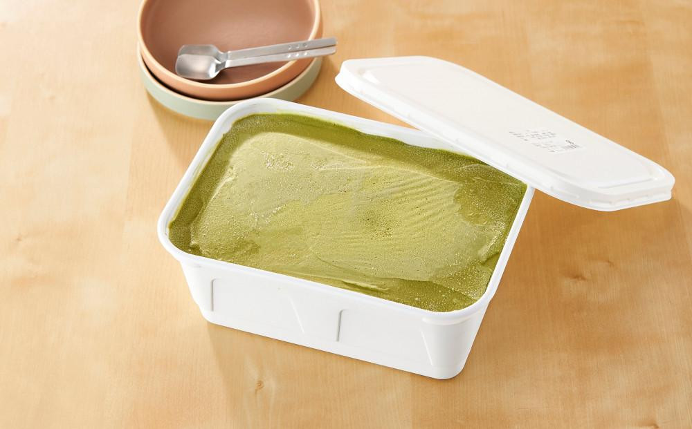 【ANA限定】業務用 アイスクリーム 抹茶 2L ＜『ゆふいんのおいしい牛乳』使用＞【大容量 家庭用 2リットル】