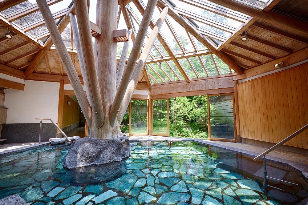 亀の井別荘　温泉内風呂付　本館洋室 １泊２食付　ペア宿泊券