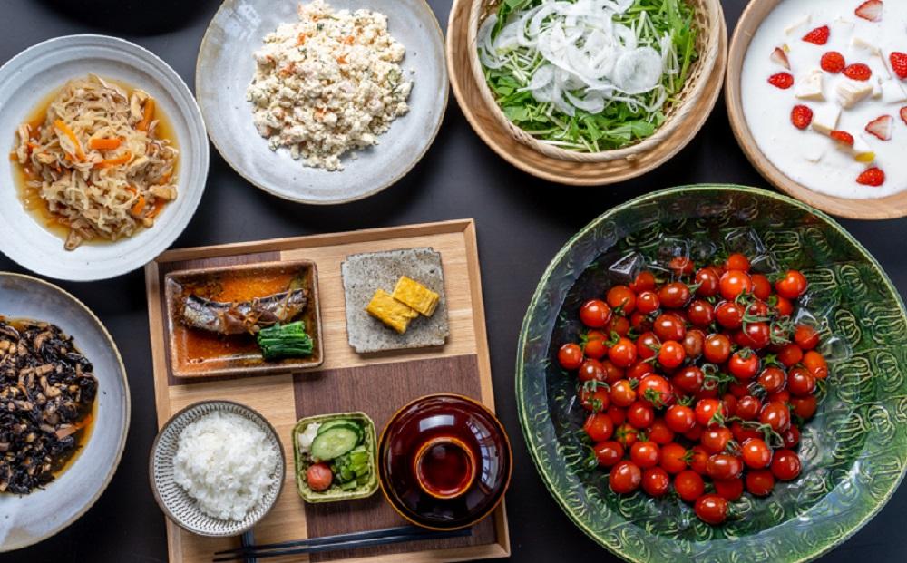 榎屋旅館　ペア宿泊券（１泊２食付き）【平日限定】～ペットと泊まれる湯布院の温泉旅館～