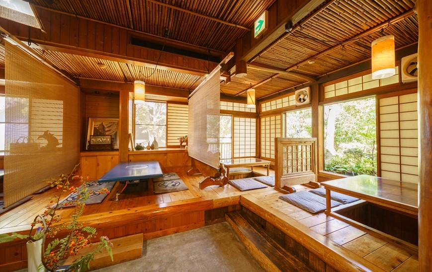 湯布院の老舗「割烹サトウ」自慢の地鶏鍋　2～3人前