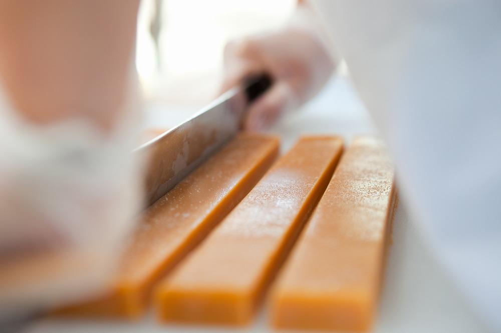 【湯布院のはちみつ屋さん】国産蜂蜜を使用した2種の生キャラメル（プレーン×2・カフェオレ）各12粒入り 計3箱