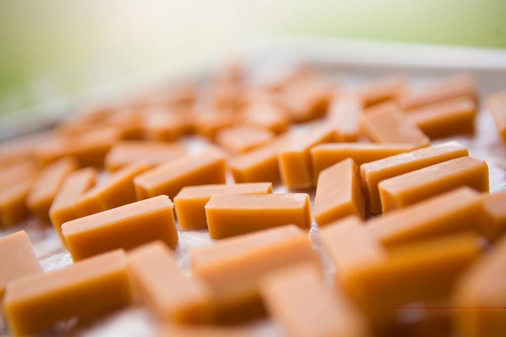 【湯布院のはちみつ屋さん】国産蜂蜜を使用した2種の生キャラメル（プレーン×2・かぼす）各12粒入り 計3箱