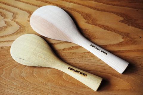 おおいたの広葉樹で作った大小しゃもじ2本組_1252R