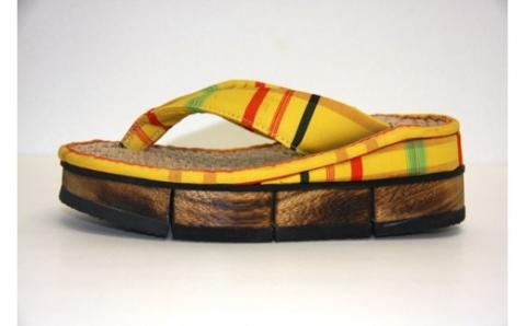 呉服屋さんの七島イ焼桐下駄（巾広タイプ）・通_29015C