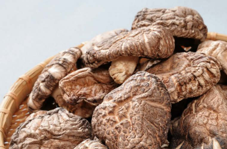 中野屋の油留木乾し椎茸（150g）