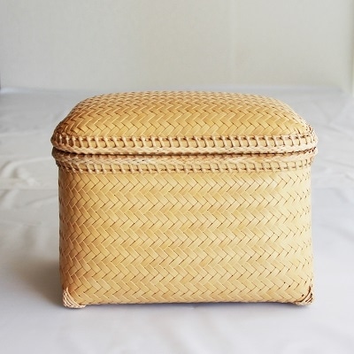 伝統的な技法を用いて編んだ工芸品 茶筥