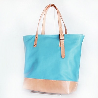 やわらかレザーのトートバッグ(水色系)　YZ05