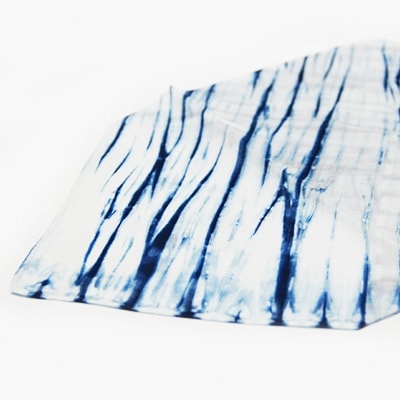 天然灰汁発酵建　藍染ハンカチ　AG01