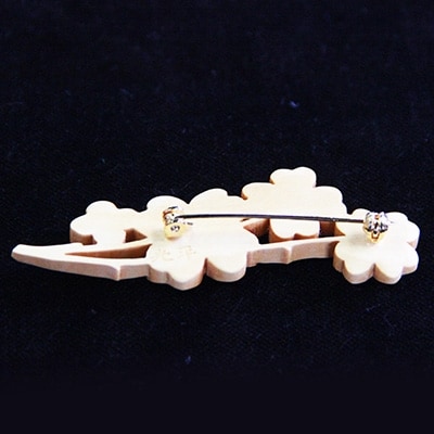 つげ細工 ブローチ(四つ葉のクローバー)　約7cm