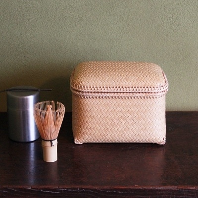 伝統的な技法を用いて編んだ工芸品 茶筥