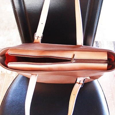 やわらかレザーのトートバッグ(こげ茶系)　YZ08