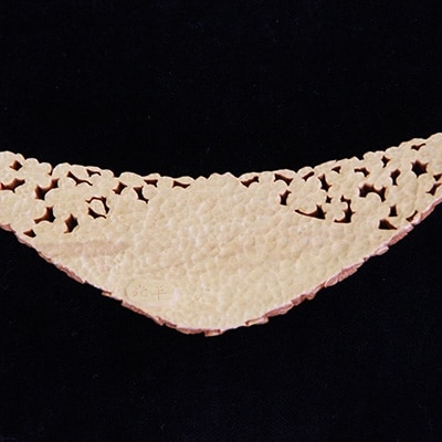 つげ細工 ネックレス(富士に桜)　約12.5cm×4.5cm