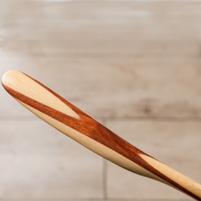 〈職人の手づくり〉竹×カリン製の靴べら(1本)　AZ06