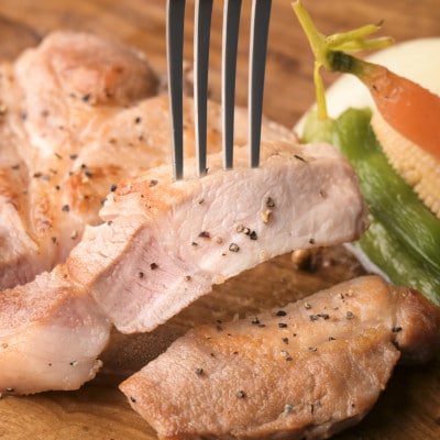 【毎月定期便】お肉のわくわく定期便(つけダレ、ステーキソース付き)全6回【配送不可地域：離島】