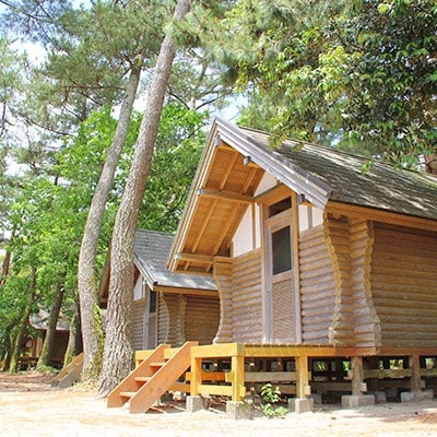 【キャンプ場で遊ぼう!】糸ヶ浜海浜公園ログキャビン1泊券(1棟分)