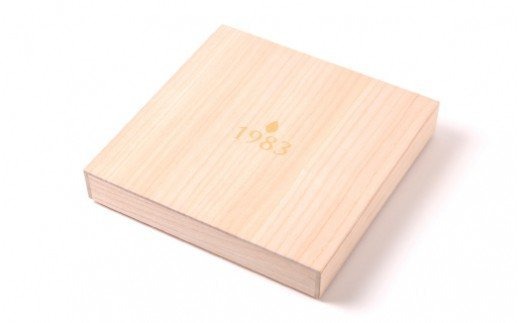 宮崎キャビア1983 バエリ(400g 桐箱入り) N027-YL004