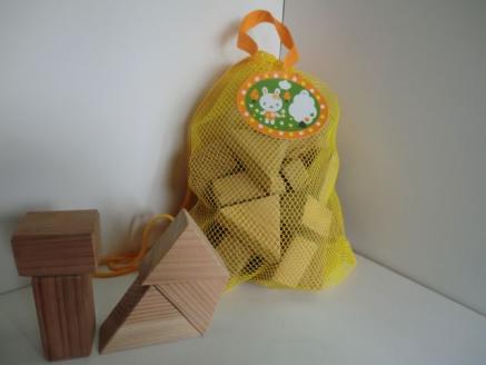 おび杉 積み木 セット 四角 三角 30ピース入り 国産 日本製 日用品 雑貨 おもちゃ 知育玩具 ベビー用品 子供 幼児 木製 玩具 お祝い 記念日 誕生日 脳トレ 教育 勉強 学習 おうち遊び おすすめ プレゼント ギフト 贈り物 お取り寄せ 宮崎県 日南市 送料無料_CB30-191