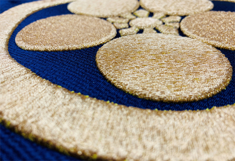刺繍　額入り家紋<いこま屋>