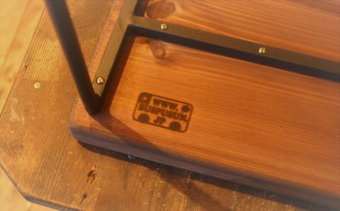 鉄職人の作る素朴なスツール<ばすぷすん工房>