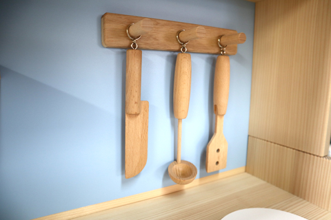 【ANA限定！】手作り木製玩具／ままごとキッチンデラックスタイプ（ANAカラー）