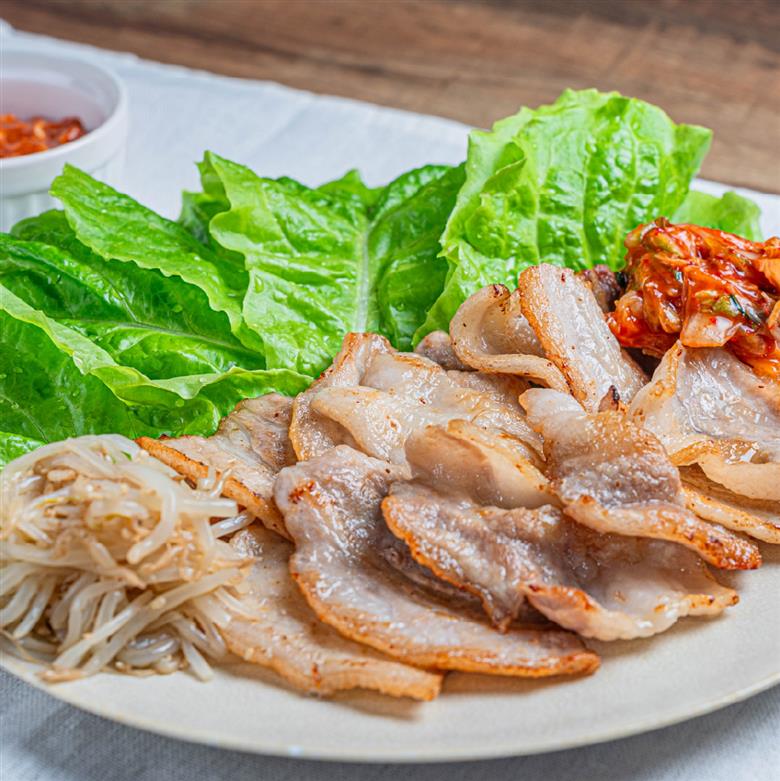 【地元ブランド豚】めぶ～豚 豚バラ・肩ロース 焼肉 計1.5kg（豚肉 豚 お肉 バラ ロース 焼肉用 BBQ 小分け 限定） 豚バラ 750g・肩ロース750g