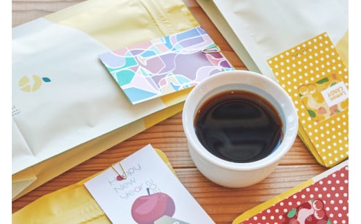 定期便 6回 【日本一の焙煎士厳選】珈琲 豆 100g×3種 スペシャルティコーヒー 飲み比べ [日向珈琲 宮崎県 日向市 452061206] コーヒー 焙煎 自家焙煎 詰め合わせ