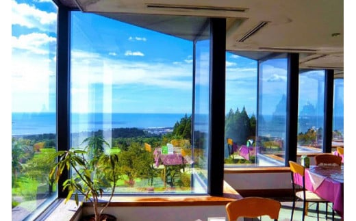 ゴルフ 宮崎 美々津カントリークラブ【平日限定】セルフ ゴルフプレー券（お一人様分)＋食事付き[美々津観光開発 宮崎県 日向市 452060465] ゴルフ場施設利用券 チケット ゴルフ場利用券 体験