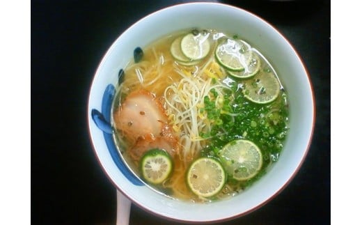 かくちゃん農園の手搾りへべす果汁 500ml×2本 セット [かくちゃん農園 宮崎県 日向市 452060675] 果物 柑橘 へべす ヘベス 平兵衛酢 果汁 飲料 調味料