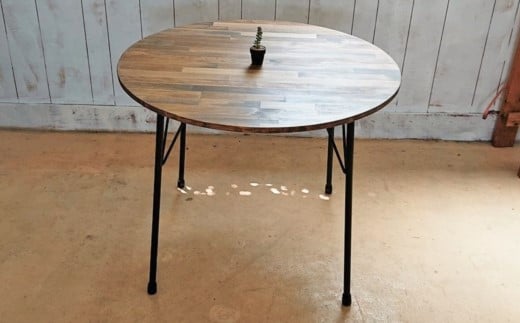 【天然無垢材】アイアン脚　丸形ダイニングテーブル　Interior G-S-S＜14-13＞家具 机 テーブル つくえ 円形 宮崎県西都市