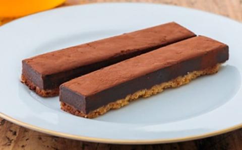 【定期便6ヶ月】くるみの里だより(偶数月発送) ケーキハウスくるみの里のお菓子・焼き菓子セット [チーズケーキバー 生チョコレートバー 苺 ストロベリー 抹茶 『おいしい特産品を詰め込んだ定期便特集』-宮崎県高原町] TF0345-P00010