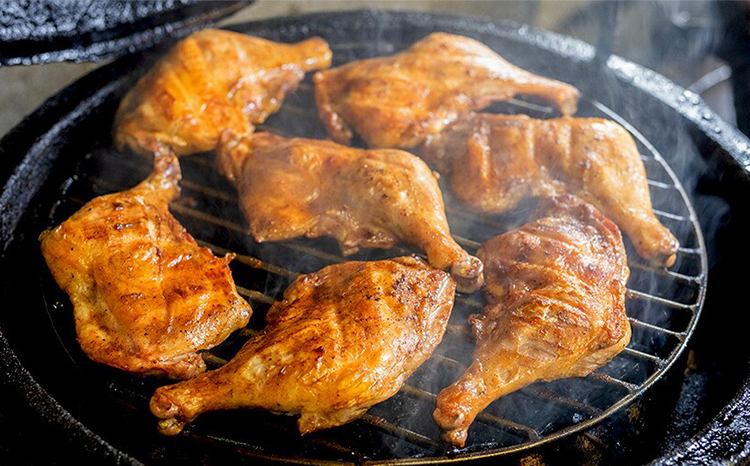 宮崎県 九州産若鶏のごて焼き 訳アリ10本セット 炭火でじっくり焼き上げた能勢家で受け継がれるこだわりの味付け 秘伝 冷蔵 高原の恵み 骨付きもも肉 モモ焼き チキンTF520-P00016